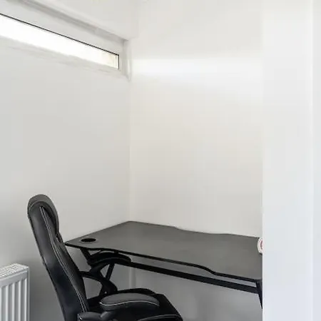 Karazo Ltd - Luxurious Contractor Friendly 2 Bed In Croydon Villa Exterior photo
