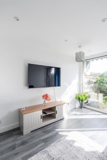 Holiday home Karazo Ltd - Luxurious Contractor Friendly 2 Bed In Croydon