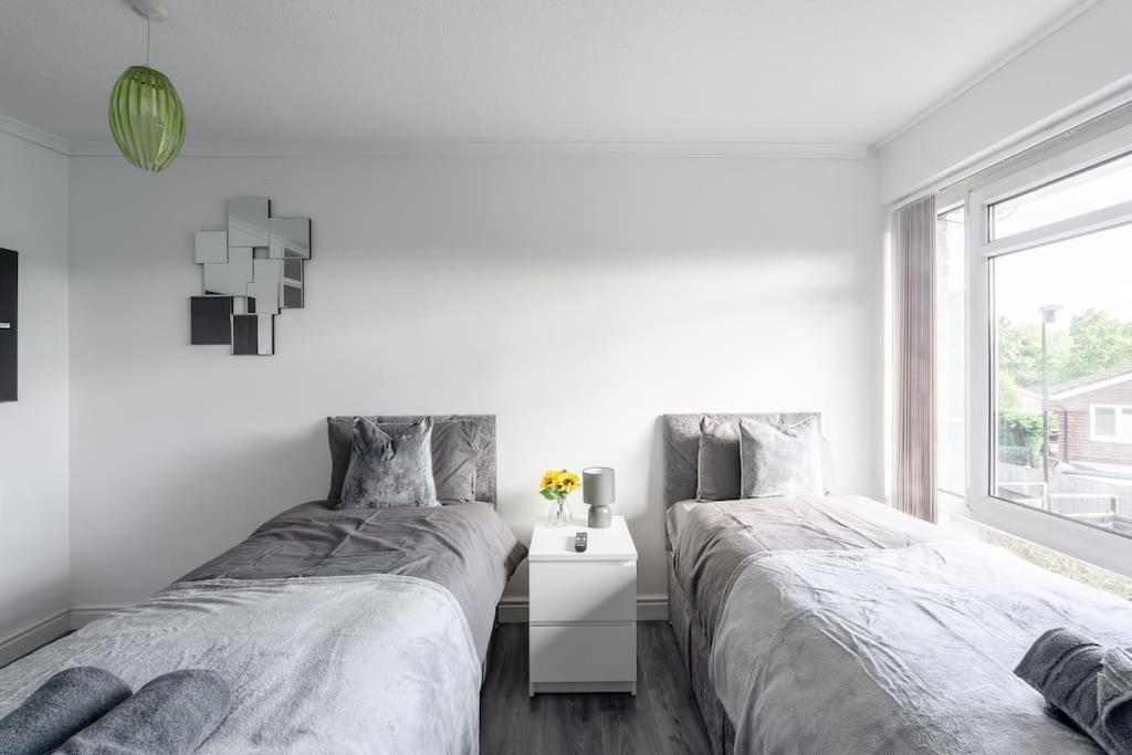 Holiday home Karazo Ltd - Luxurious Contractor Friendly 2 Bed In *